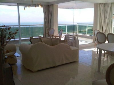 Apartamento de 3 dormitorios en Coral Tower, Mansa, Punta del Este.
