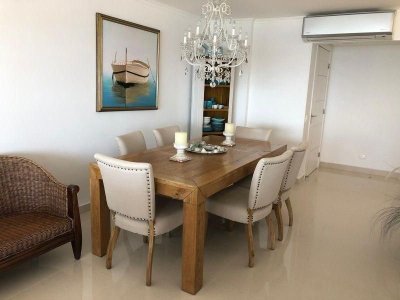 Apartamento de 3 dormitorios en Miami Boulevard, Punta del Este.