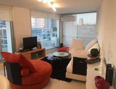 Apartamento en center de 3 dormitorios en Season Tower, Punta del Este. 
