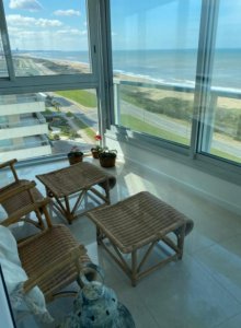 Apartamento en venta de 3 dormitorios en edificio Le Parc II, Punta del Este.