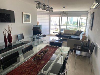 Departamento en venta de 3 Dormitorios en Art Bulevar, Punta del Este