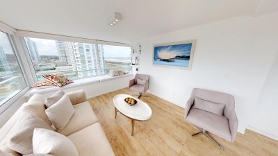 Apartamento en venta de 3 dormitorios en Punta del Este.