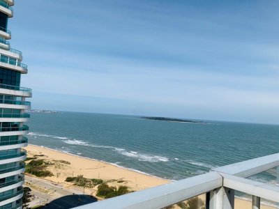 Penthouse en venta de 4 dormitorios en Punta del Este.