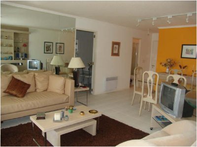 Apartamento en venta de 2 dormitorios en Punta del Este.