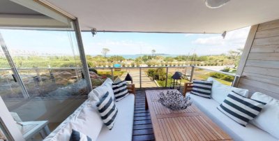 Apartamento en venta de 3 dormitorios en Punta del Este.