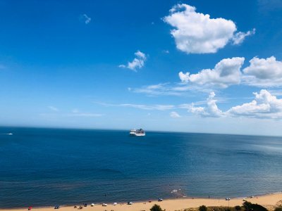 Apartamento en venta de 3 dormitorios en edificio Goleta, Punta del Este.