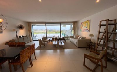 Apartamento en venta de 3 dormitorios en edificio Tiburón Terrazas, Punta del Este.