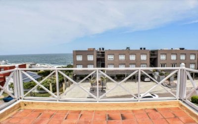Apartamento de 3 dormitorios en Manantiales, Punta del Este.