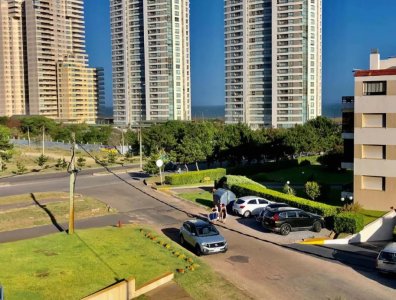 Apartamento en venta a pasos del mar en Brava, Punta del Este.
