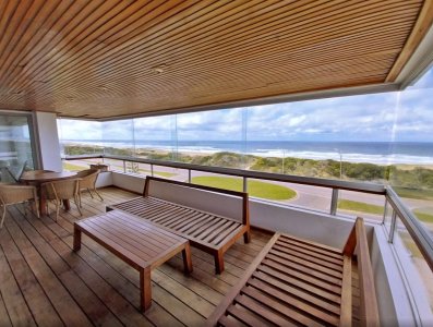 Apartamento de 5 dormitorios en venta en Esturión Terraza, Punta del Este.