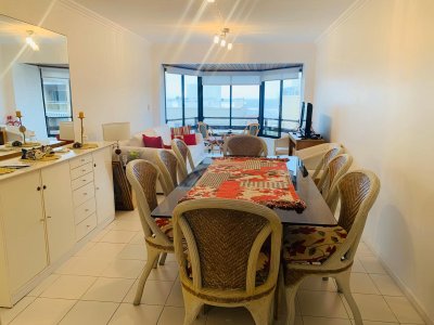 DEPARTAMENTO DE 2 DORMITORIOS EN PENINSULA, PUNTA DEL ESTE