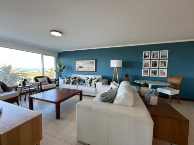 Departamento en venta de 4 Suites en Playa Brava, Punta del Este