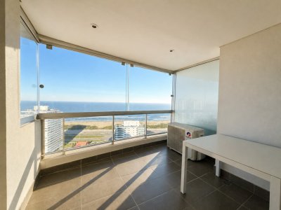 Departamento en Venta de 3 Dormitorios en edificio Wind Tower, Playa Brava Punta del Este
