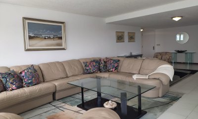 Apartamento en venta de 3 dormitorios en Tiburon, Punta del Este.