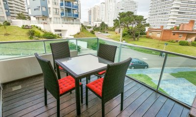 Apartamento en enta de 2 dormitorios en torre O, Punta del Este.