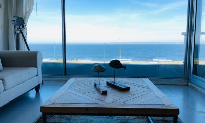 Apartamento en venta en primera línea, edificio Lumiere - Punta del Este.