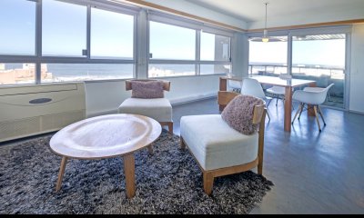 Apartamento en venta de 2 dormitorios en edificio Van Gogh, Punta del Este.