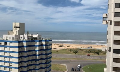 Apartamento en venta de 3 dormitorios en Parquemar Center, Punta del Este.