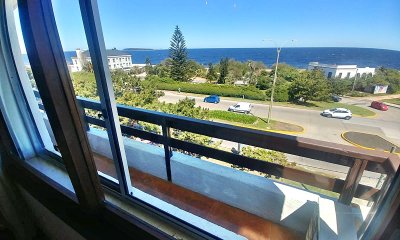 Apartamento en venta de 2 dormitorios en Punta del Este.