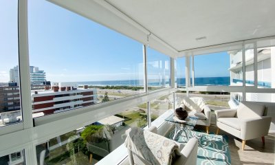 Apartamento de 3 dormitorios en venta en Torre Nueva York, Punta del Este.