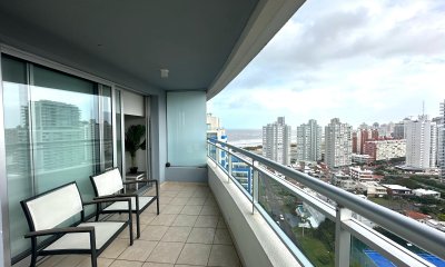 Departamento en Venta de 3 Dormitorios en Forest Tower II, Punta del Este