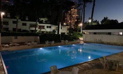 Apartamento reciclado en venta de 2 dormitorios en Punta del Este.