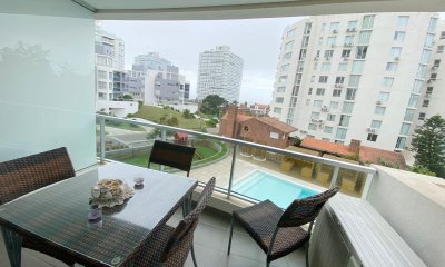 Apartamento en venta de 2 dormitorios en Wind Tower, Punta del Este.