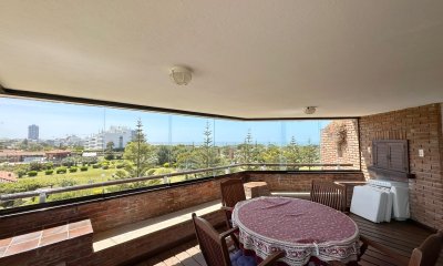Apartamento de 4 dormitorios en venta en Brava, Punta del Este.