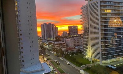Hermoso apartamento en venta de 1 dormitorios en Torres del Plata, Punta del Este.