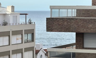 Departamento en Venta de 1 dormitorio y medio en Peninsula, Punta del Este