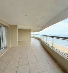 Departamento en Venta de 4 Dormitorios en Torre Lobos, Punta del Este