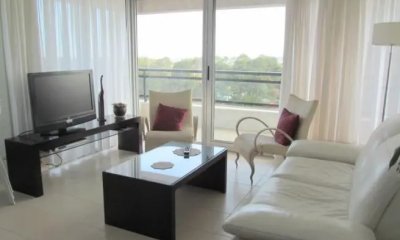 Apartamento en venta de 3 dormitorios en Jardines del Country, Punta del Este.