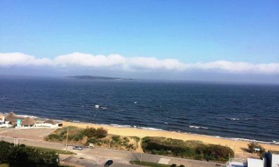 Apartamento en venta de 3 dormitorios en edificio Goleta, Punta del Este.