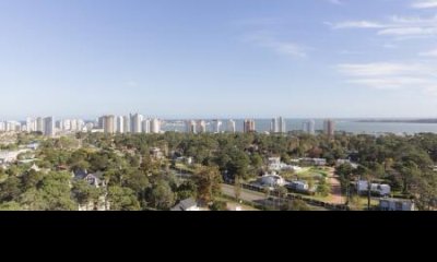 Hermoso apartamento en venta en piso alto en torre Yoo, Punta del Este.