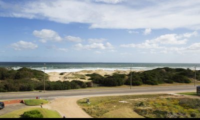 Hermoso triplex en venta en Aguas Azules, Punta del Este.