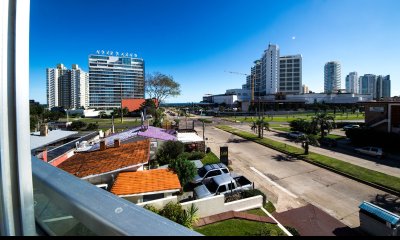 Apartamento en venta con vista al mar en Punta del Este.