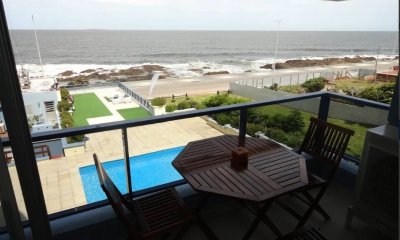 Apartamento en venta de 3 dormitorios en Punta del Este.