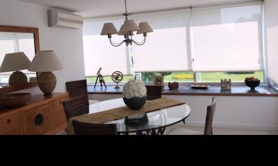 Apartamento en venta de 3 dormitorios en Torre Tiburón, Punta del Este.
