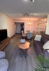 Departamento en Venta de 2 Dormitorios + Dependencia en Torre Cristal, Punta del Este