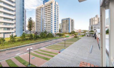VENTA DE DEPARTAMENTO DE 2 DORMITORIOS EN AIDY GRILL PUNTA DEL ESTE
