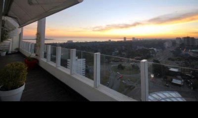 Penthouse en venta en torre Yoo, Punta del Este.