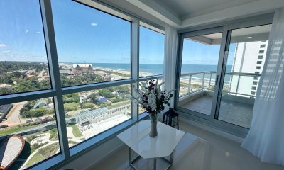 Apartamento en venta de 3 dormitorios en torre Look Brava, Punta del Este.