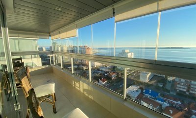 Pent-house en venta de 3 dormitorios en venta en Art Boulevard, Punta del Este.