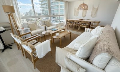 Departamento en Venta de 2 Dormitorios en Torre One, Playa Brava Punta del Este