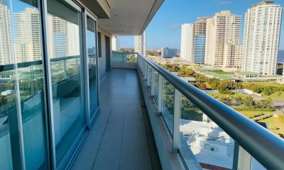 Apartamento en venta de 3 dormitorios en Brava Biarritz, Punta del Este.