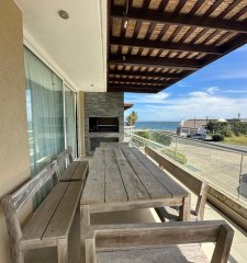 Departamento en Venta de 3 Dormitorios en Edificio Arenas de la Barra