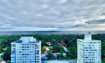 Apartamento en venta de 2 dormitorios en Punta del Este.