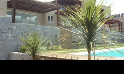 Departamento en Venta de 3 Dormitorios en Bahia de Montoya