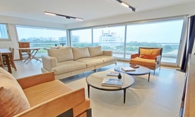 Departamento en Venta de 3 Dormitorios + dependencia en Edificio Silente, Punta del Este