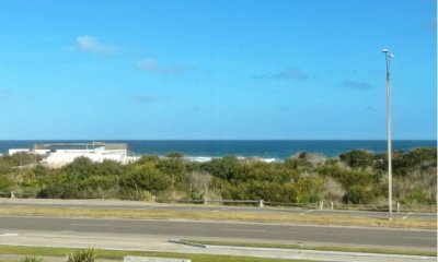 Apartamento en venta de 3 dormitorios + dependencia en edificio Indigo, Punta del Este.